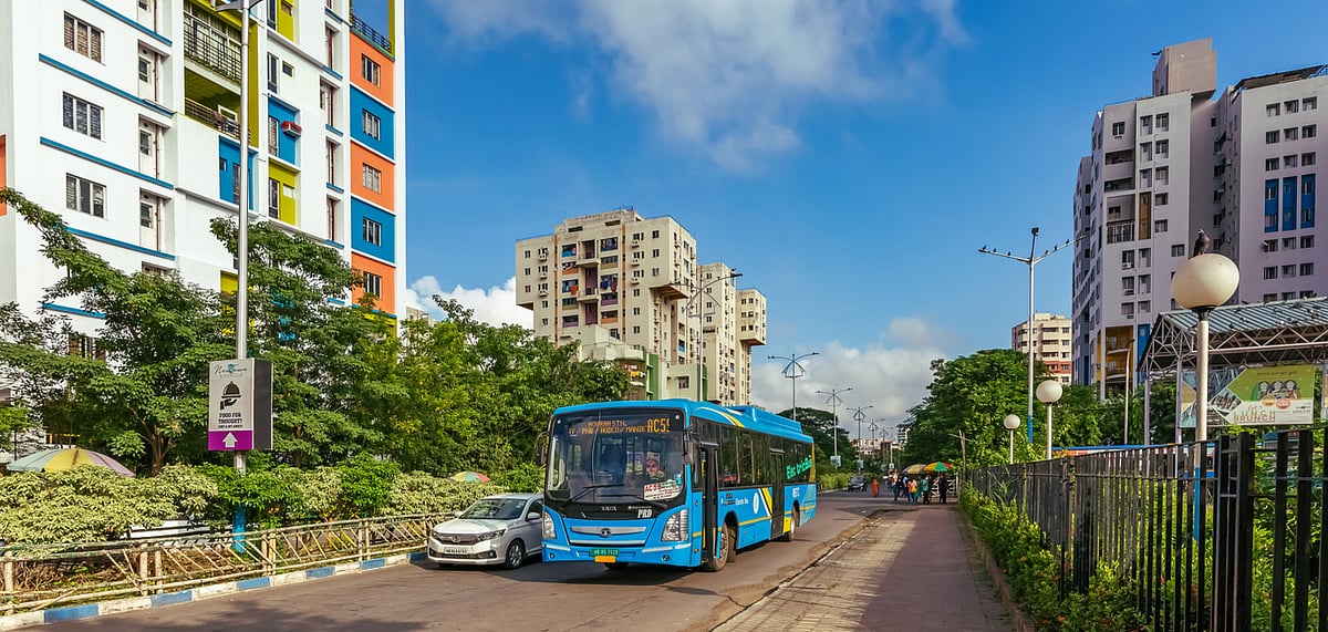 A government-run bus/Representational