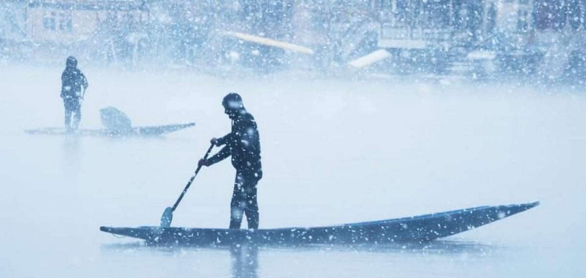 File photo of snowfall over Dal Lake 