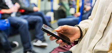Access Free internet inside the metro on the Airport Express line