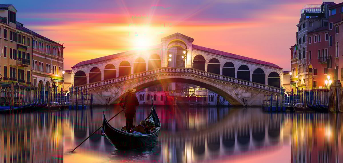 The Rialto Bridge, a must-visit spot for tourists in Venice 