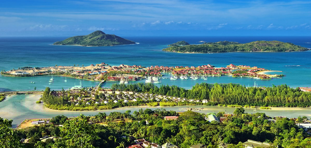 Travellers below 18 years who are not  vaccinated will be permitted to enter with a negative RT-PCR test