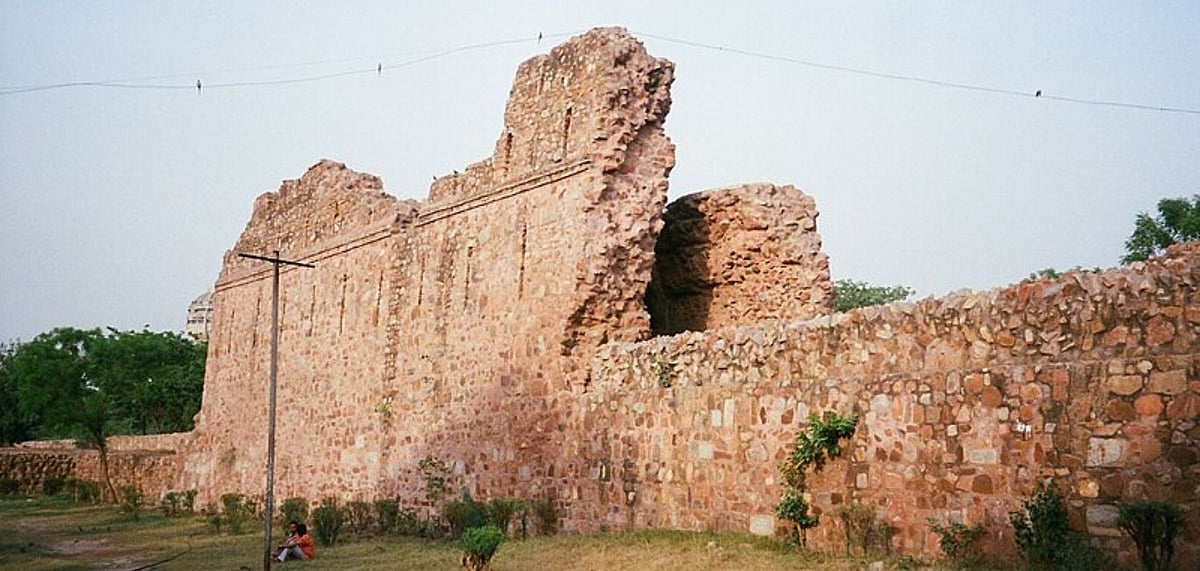 Ruins of Siri Fort, Photo Credit Wikimedia Commons