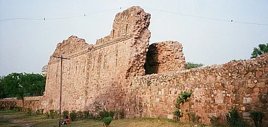 Ruins of Siri Fort, Photo Credit Wikimedia Commons