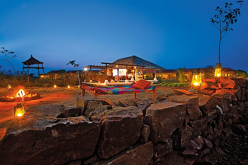 The evening shade compliments the glimmering shine at Svasara