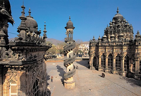 Islamic Architecture at its best in Junagadh