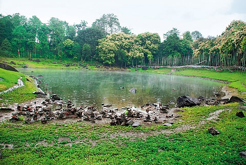 Khecheopalri Lake