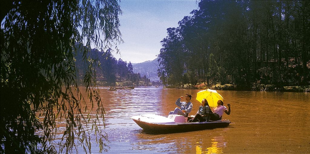 The picturesque Ooty Lake attracts several holidaymakers