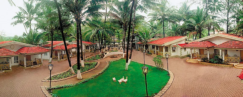 Golden Swan Beach Resort in Murud