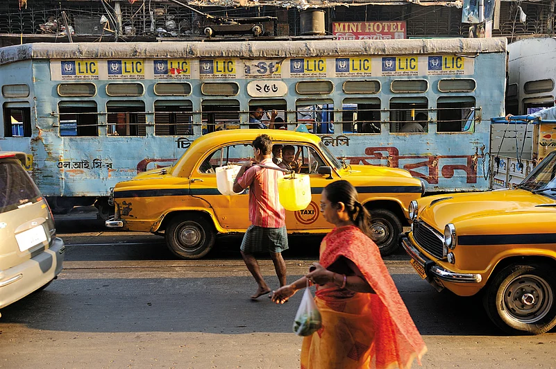 The Grand Trunk Road runs from Kolkata to Amritsar in modern day