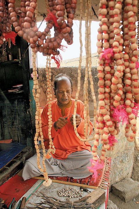 The pundit at Madan Mohanji temple