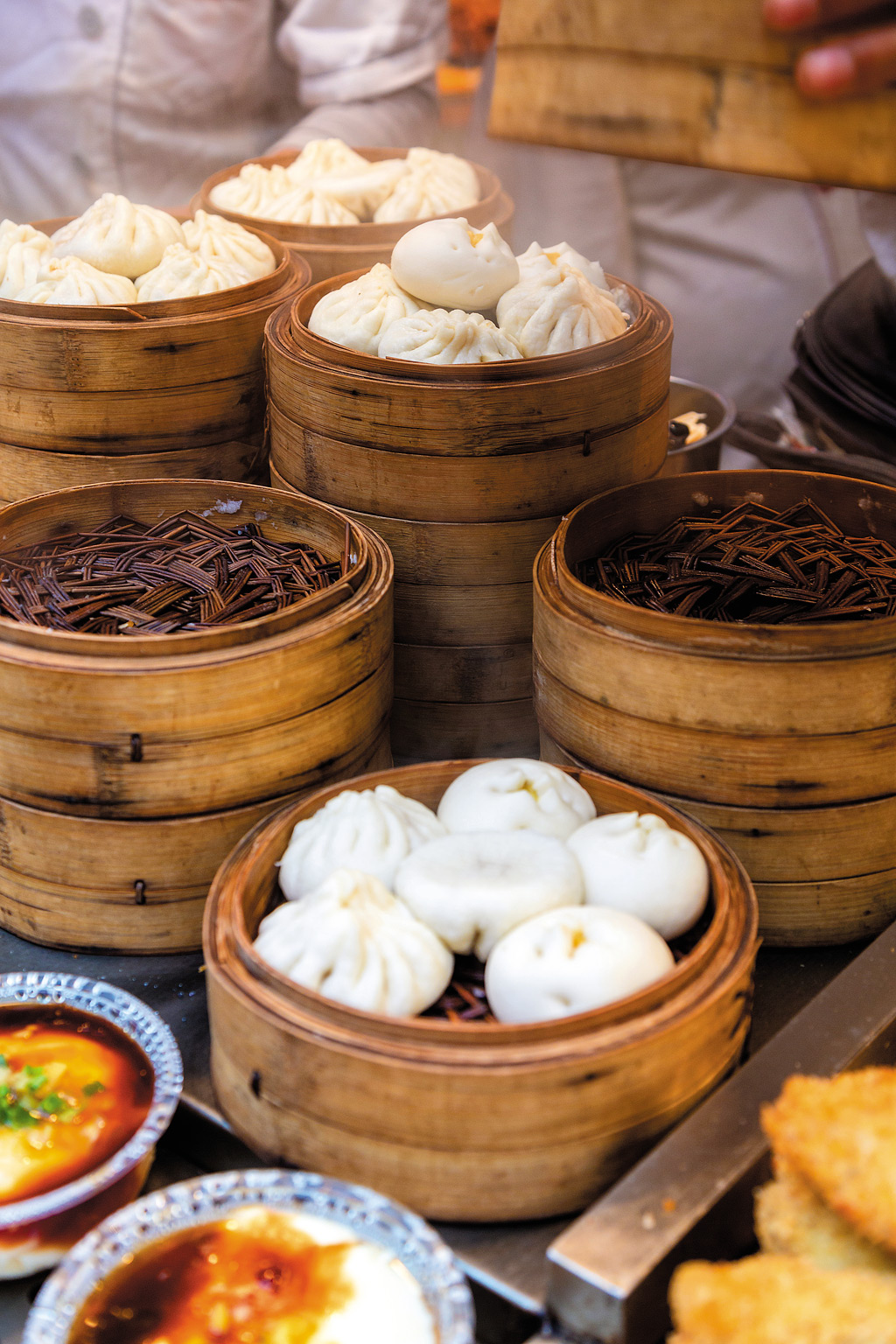 Night market in Donghuamen