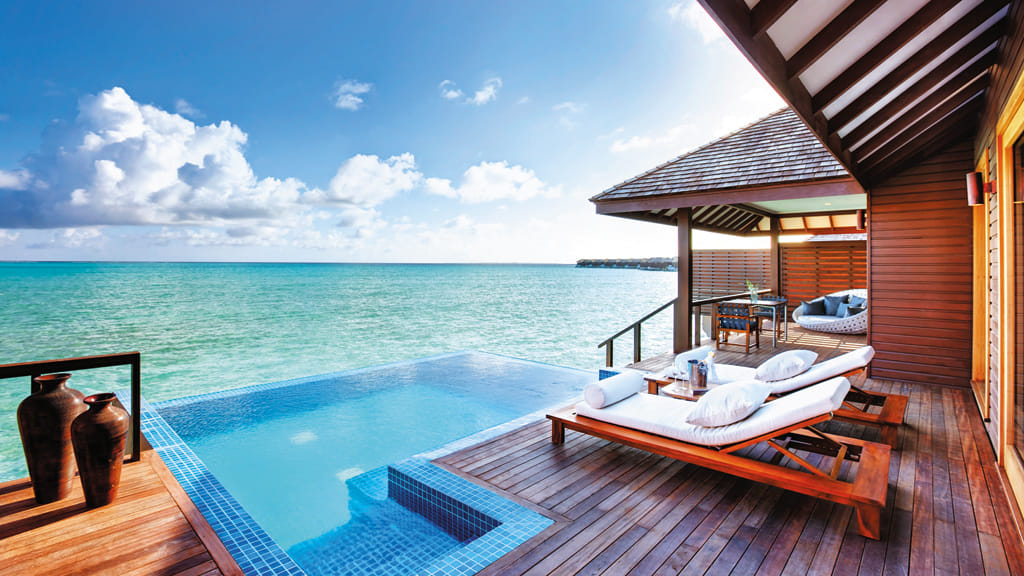 Watervillas overlooking the ocean