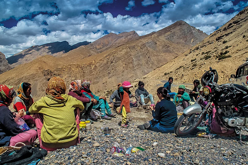 The travelling group, which consisted of more women than men