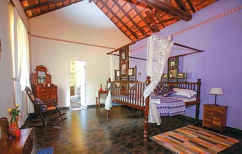Violet room