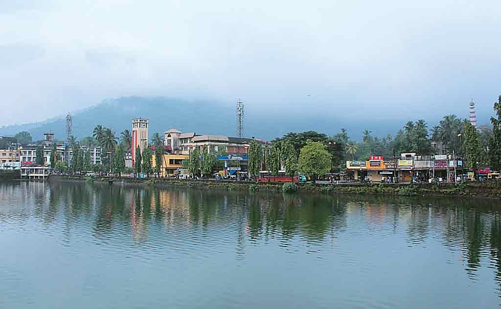 Moti Lake in Sawantwadi sits at the very heart of the town