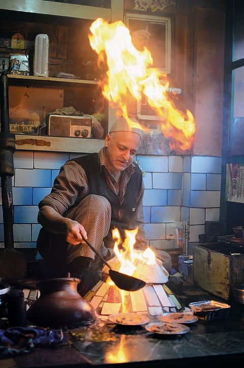 Cook Mohammad Ashraf Khaksar at work