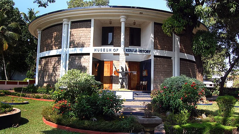 The Museum of Kerala History portrays the history of Kerala from its early inhabitants to the modern era