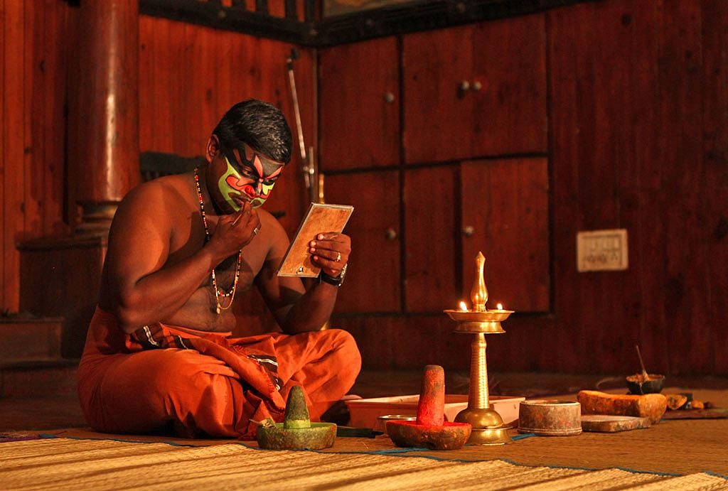 The facial makeup is the most important part of the preparation