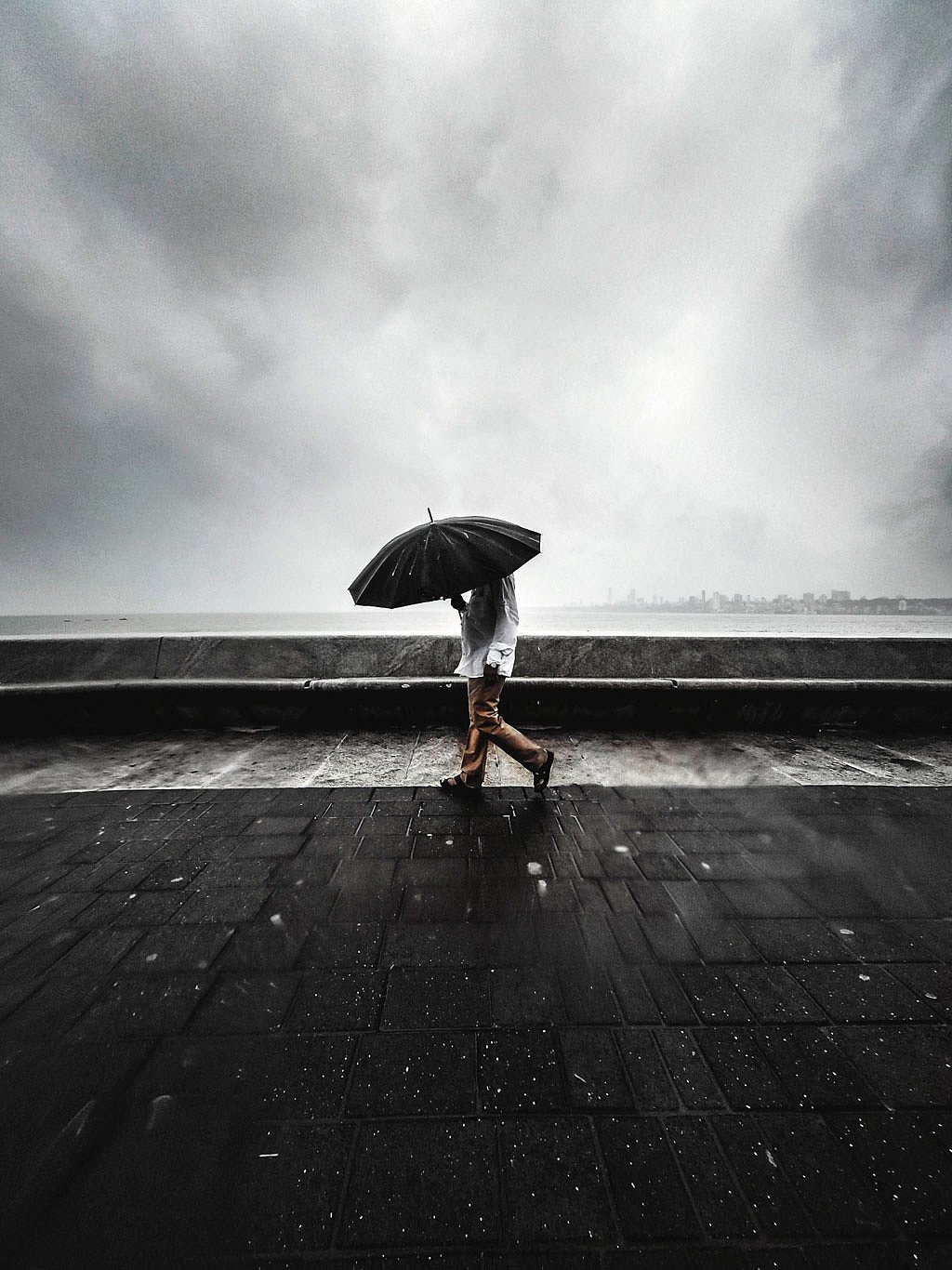 Ganesh Vanare particularly enjoys street photography