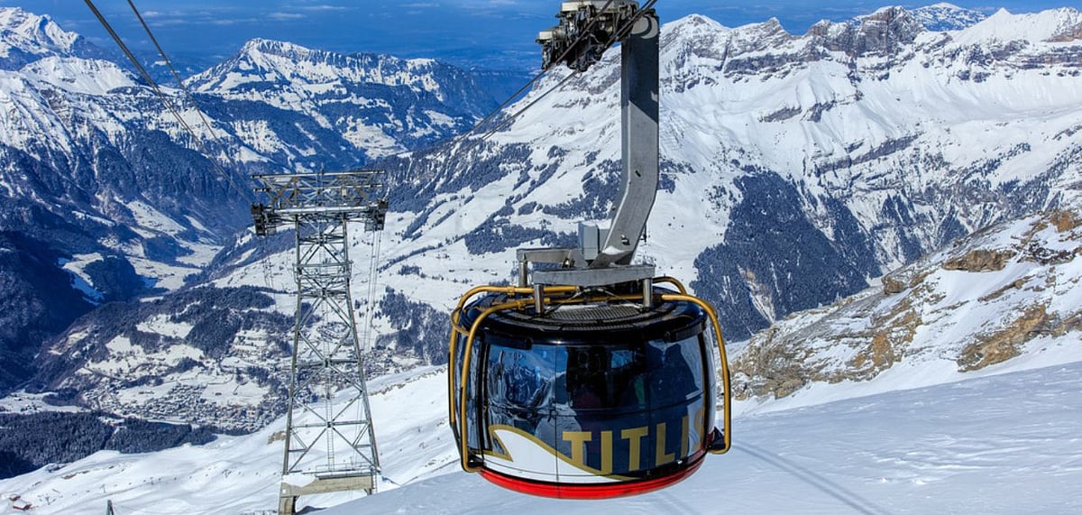 Enroute Mt Titlis on gondola