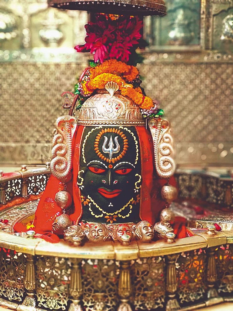 The jyotirlinga of Mahakal all decked up after the aarti