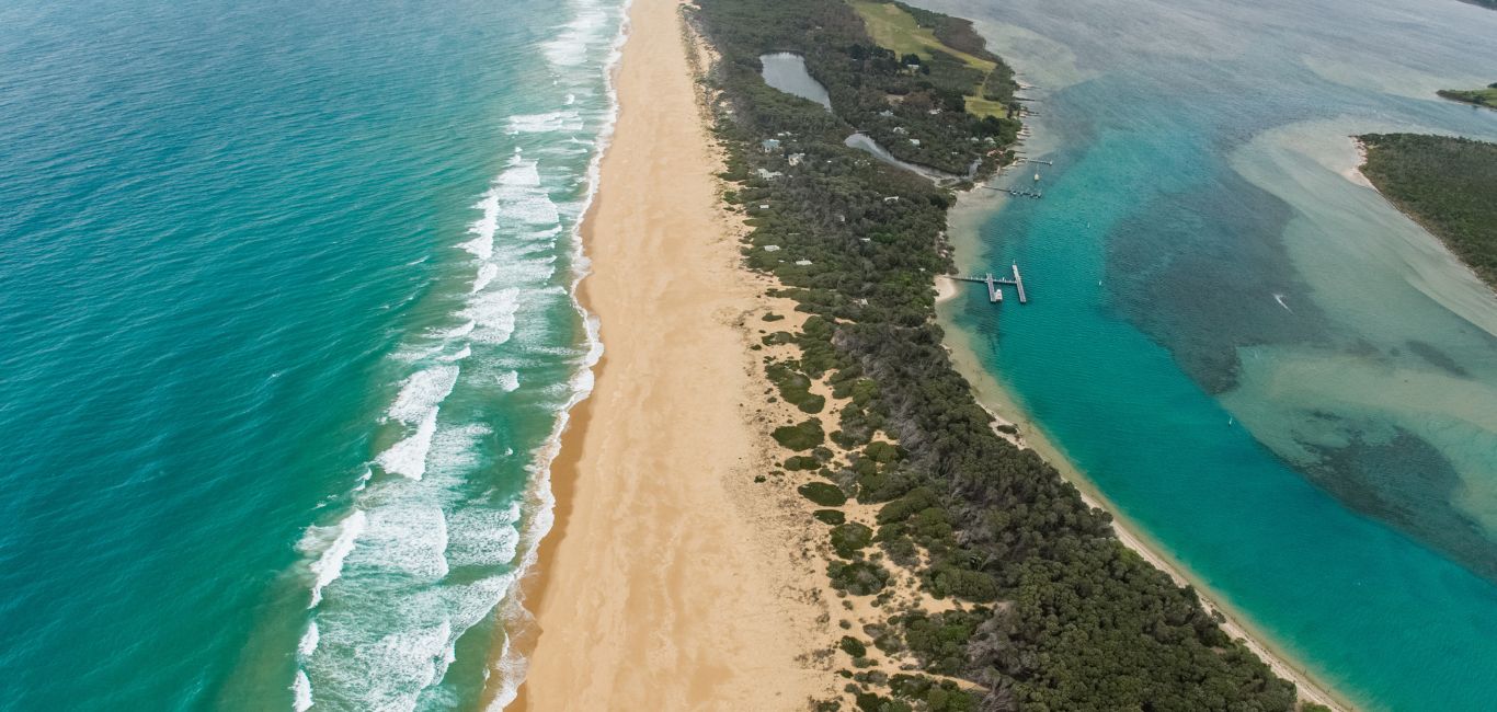 90 Mile Beach offers an excellent opportunity for a picturesque coastal stroll
