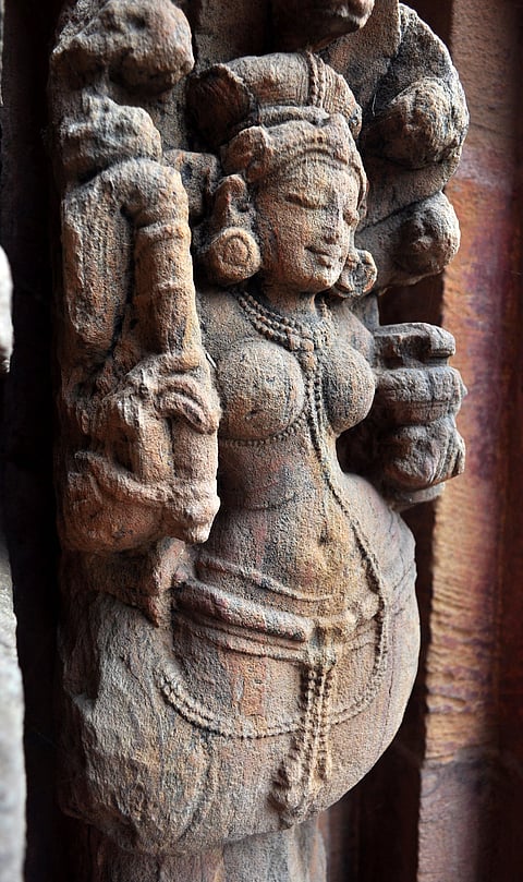 A sculpture at the Ananta Vasudev Temple