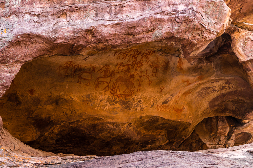 Bhimbetka rock shelters, exhibiting the earliest traces of human life on the Indian subcontinent, and thus the beginning of the South Asian Stone Age