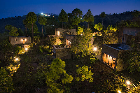 The Kumaon sits on a ridge, surrounded by mountains and forests