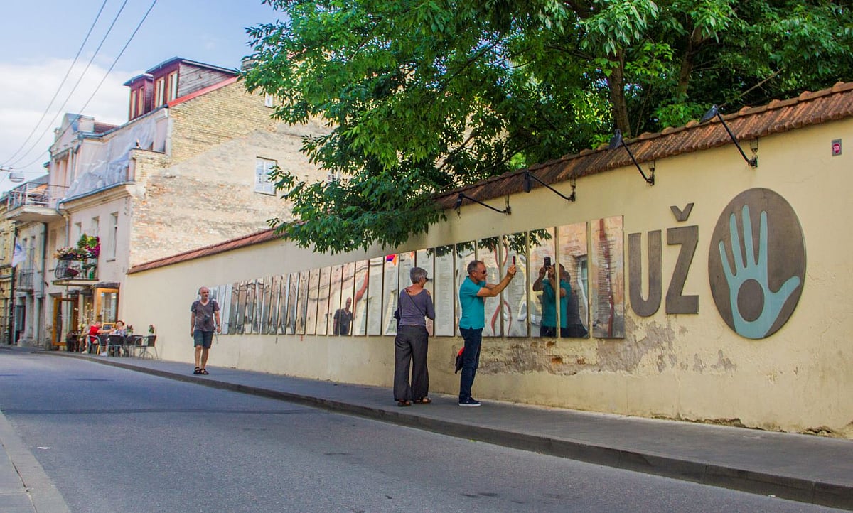 People reading the constitution