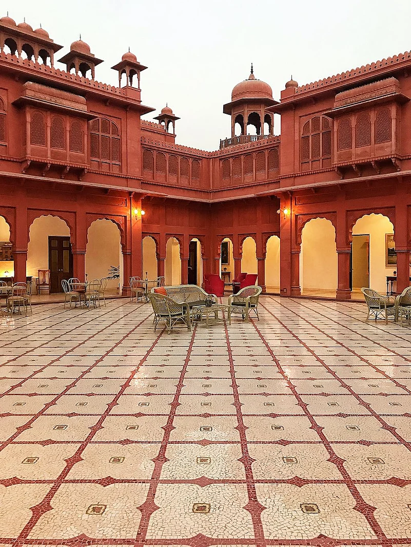 The hotel is a reflection of the glorious usta art of Bikaner, characterised by intricate designs in combinations of gold and bright colours