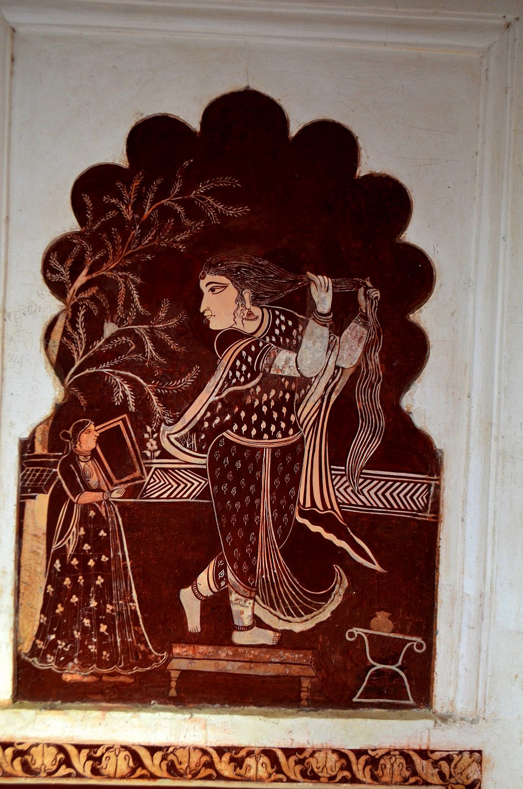 The wall paintings exhibit a significant influence of Rajput Miniature Painting