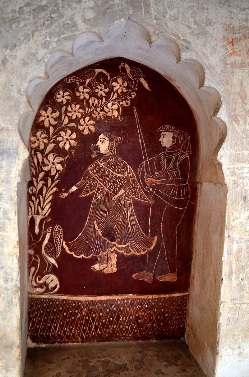 The paintings feature local nature, historical royalty, local characters, and contemporary battle scenes.