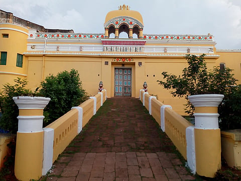 The heritage homestay has huge courts and sprawling gardens