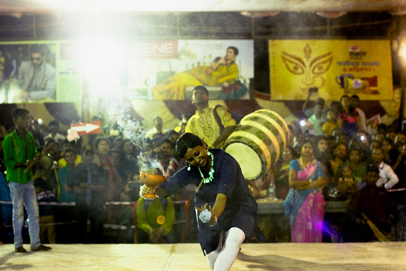 Dhunuchi Naach