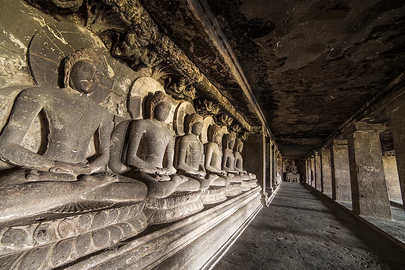 The Ellora caves are known for their attractive artwork, dating back to the period between 600-1000 CE