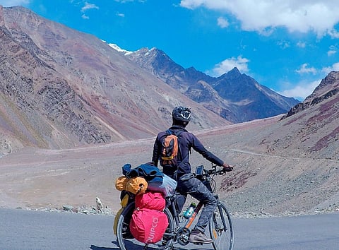 Ankit decided to tour India on his cycle and discover the real beauty of the subcontinent by immersing himself in rural communities and their way of life