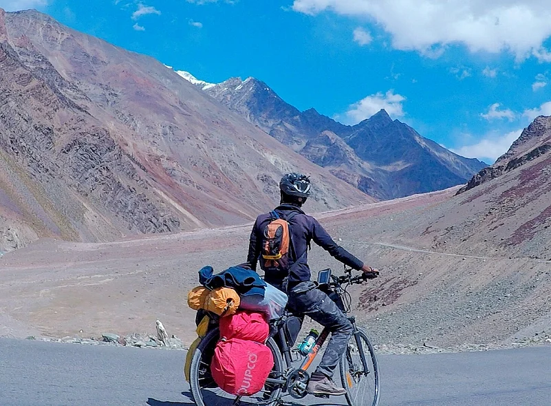 Ankit decided to tour India on his cycle and discover the real beauty of the subcontinent by immersing himself in rural communities and their way of life