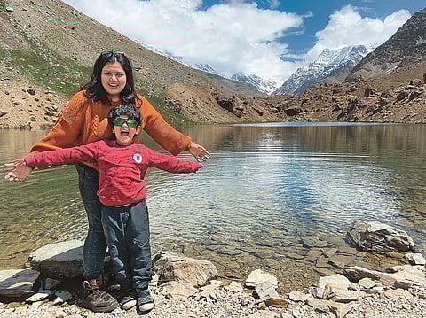 Ssonawane and Pransh in Lahaul's Suraj Tal