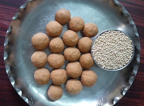 The sunnundalu is made from urad dal (lentils), flour, sugar, and ghee