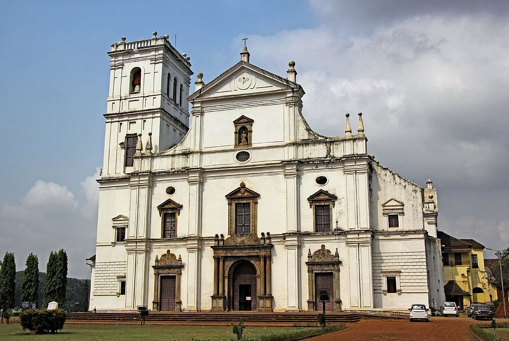  Se Cathedral is considered as the largest in the continent of Asia