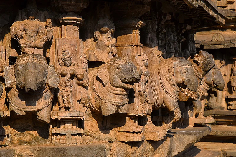 The pillars at Shree Kopeshwar Temple