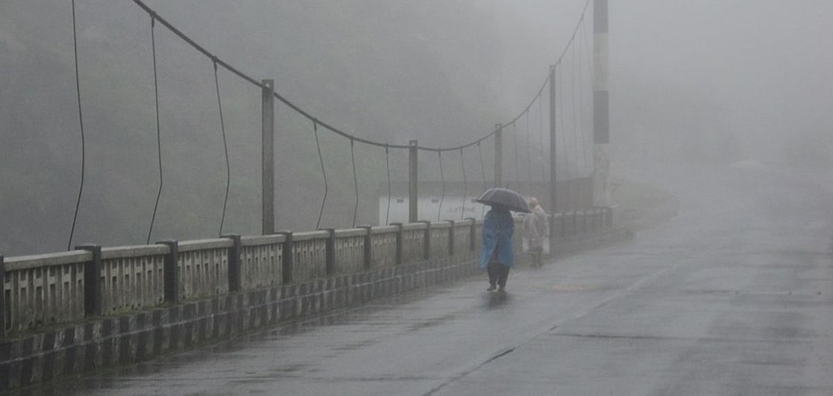 With an average precipitation level as high as 450 inches (11,430 mm), Cherrapunji has some of the most exquisite places