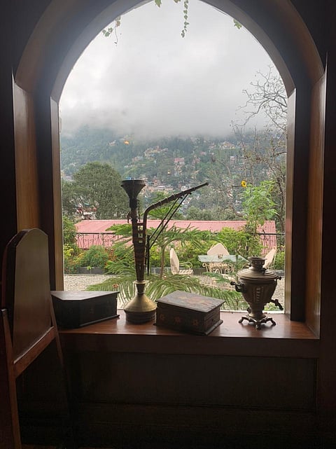 The Stella Bar offers cocktails and hookah