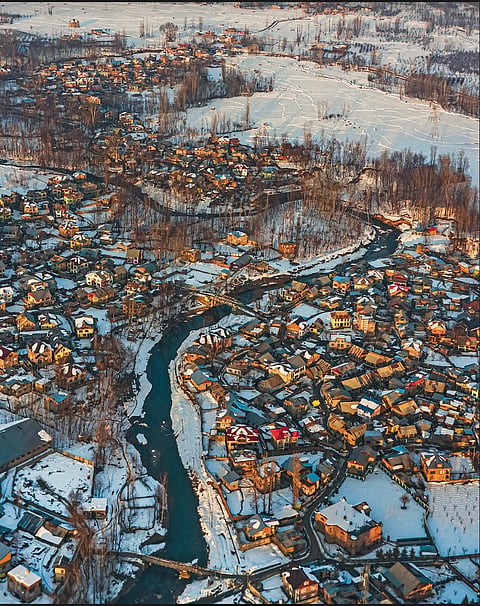The glittering snow in the golden hour, as photographed during Chilai Kalan