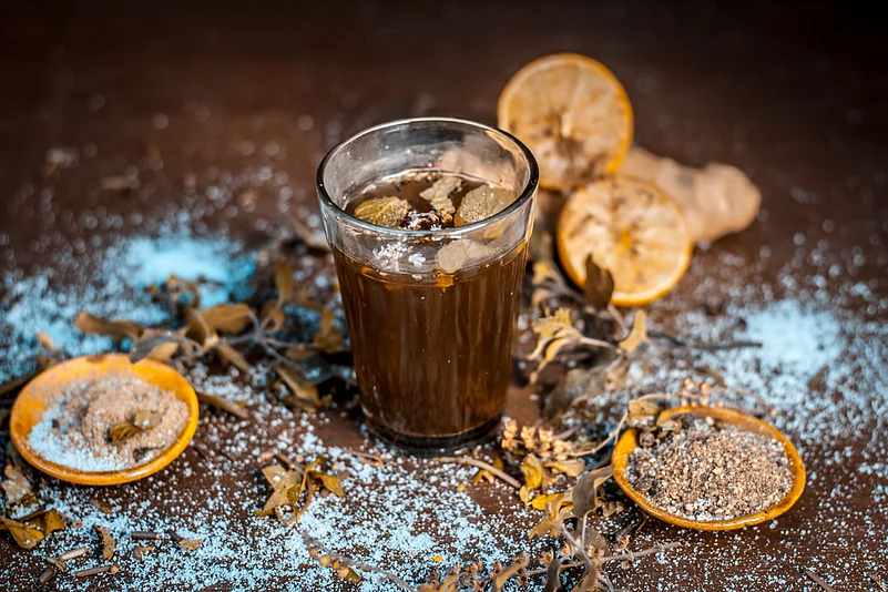 Kashmiri kahwa is a traditional aromatic green tea