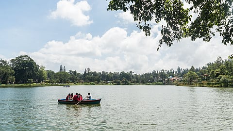 Yercaud Lake is encircled by dense woods,