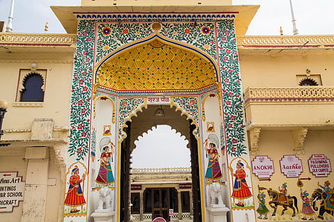 The City Palace in Udaipur stands as a majestic architectural marvel and a testament to the city's regal history. Constructed over centuries, beginning in 1559 by Maharana Udai Singh II, the palace is a fusion of Rajasthani and Mughal architectural styles. Situated on the east bank of Lake Pichola, the palace complex encompasses courtyards, gardens, and intricately designed structures like the Mubarak Mahal and the Jagdish Temple. The breathtaking view of the lake and surrounding hills adds to the palace's allure. Today, the City Palace serves as a museum, showcasing artefacts, royal attire, and historical memorabilia, providing visitors with a glimpse into Udaipur's royal heritage.