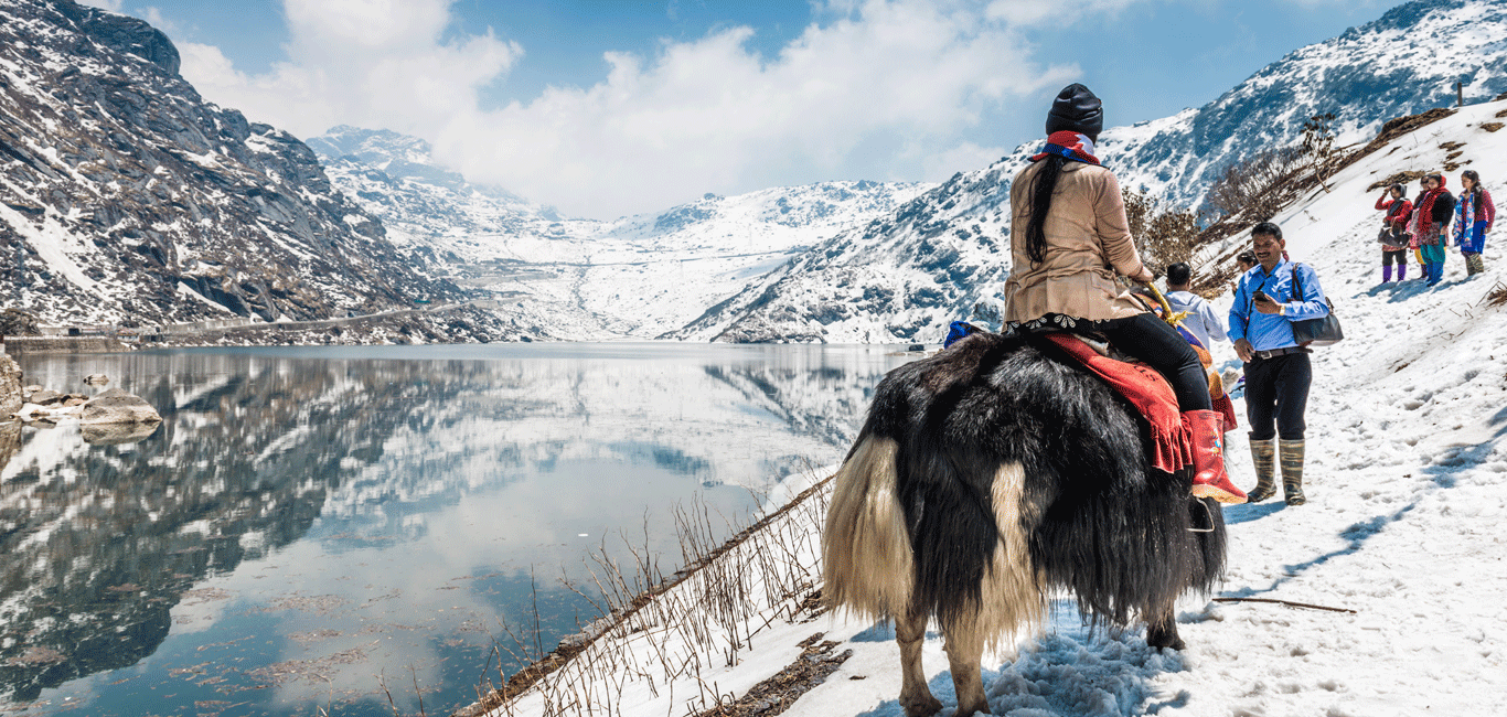 Visit this pristine lake in Sikkim for an exhilarating view