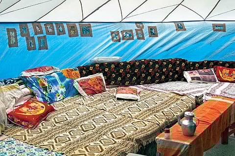 Inside one of the cafes on the way up to Rohtang Pass